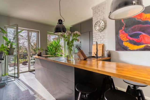 dom wolnostojący, 9 pokoi Łomianki, ul. Gościńcowa. Zdjęcie 1