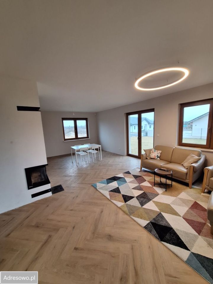 dom wolnostojący, 4 pokoje Pieszków. Zdjęcie 8