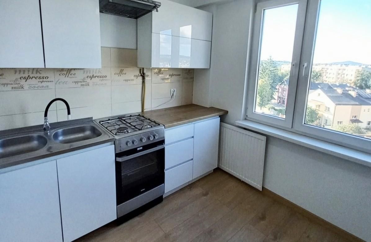 Mieszkanie 4-pokojowe Jasło, ul. Krzysztofa Kamila Baczyńskiego. Zdjęcie 2