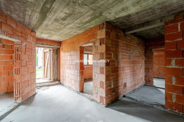 dom wolnostojący, 7 pokoi Śledziejowice. Zdjęcie 21