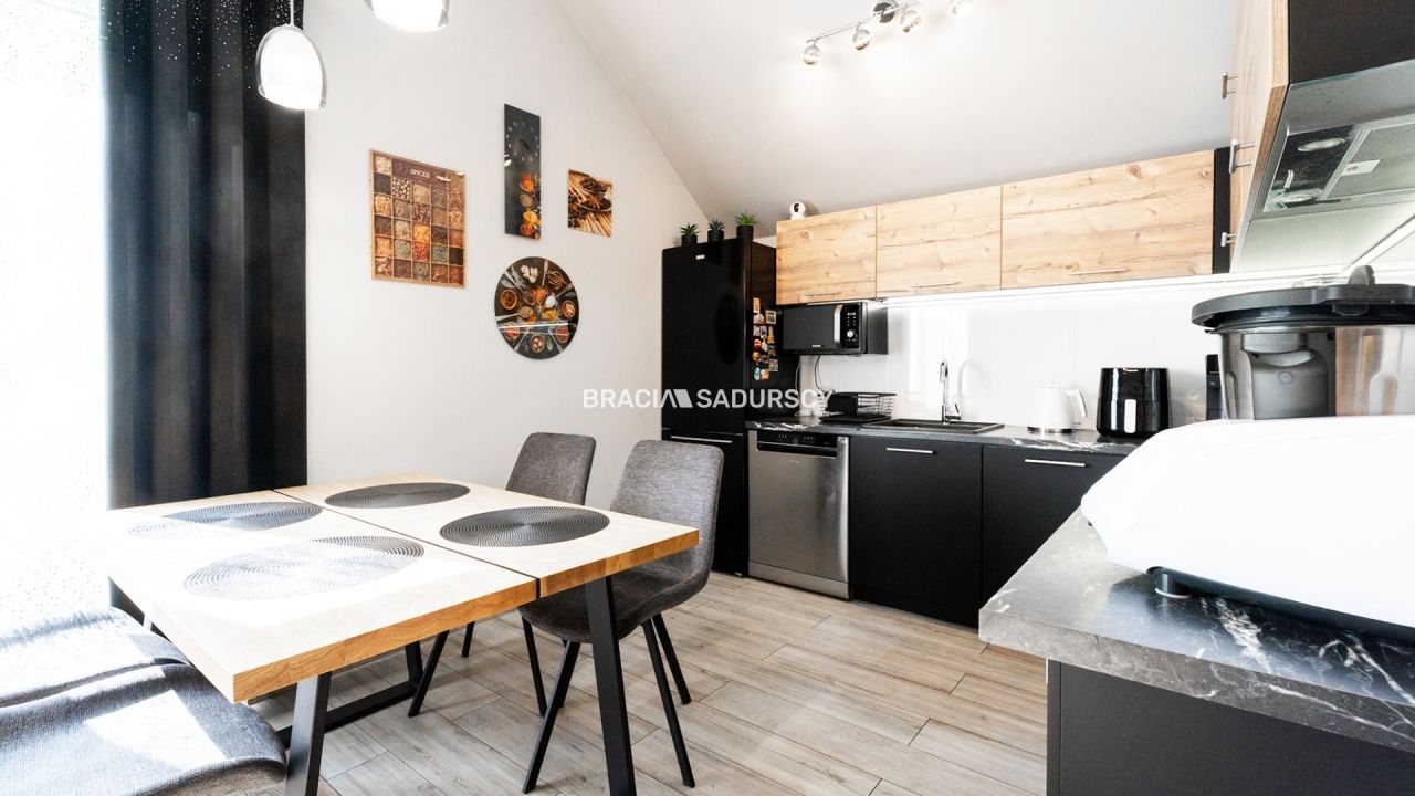 Mieszkanie 4-pokojowe Tomaszowice, ul. Kolberga. Zdjęcie 2