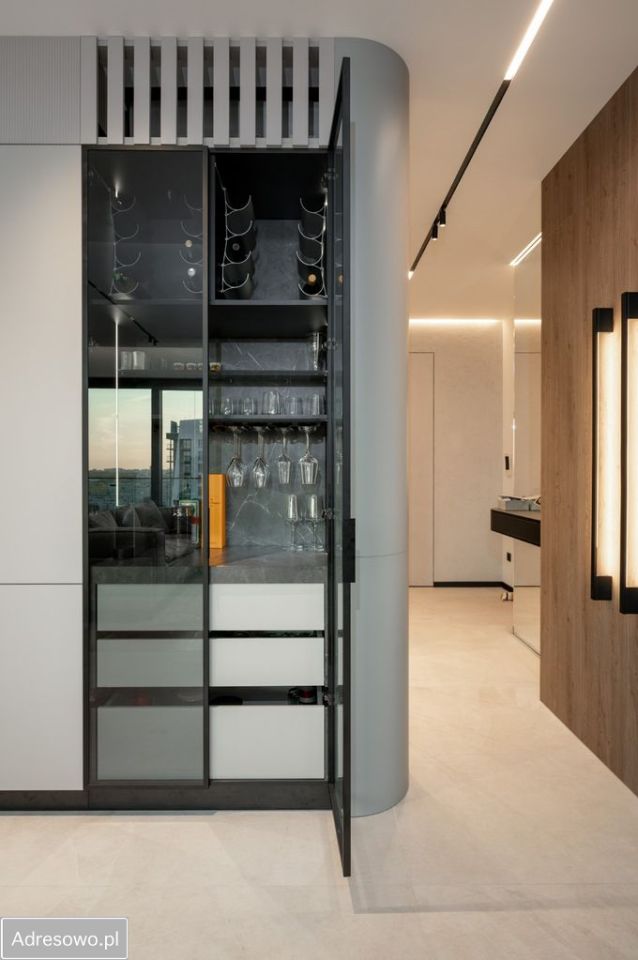 Mieszkanie 4-pokojowe Katowice Śródmieście. Zdjęcie 4