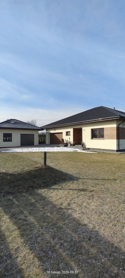 dom wolnostojący Drużbice. Zdjęcie 1
