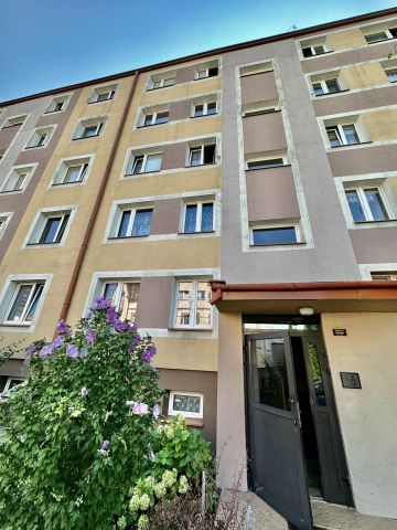 Mieszkanie 3-pokojowe Przemyśl Garbarze, ul. Wojciecha Bogusławskiego. Zdjęcie 1