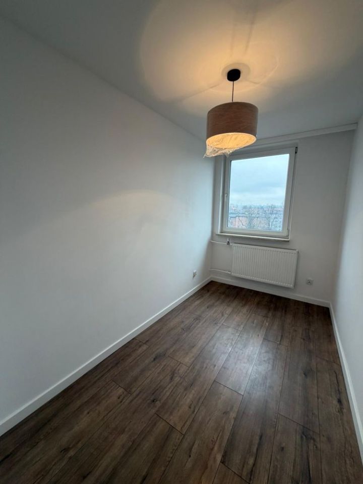 Mieszkanie 3-pokojowe Bytom, ul. Jana Kochanowskiego. Zdjęcie 1