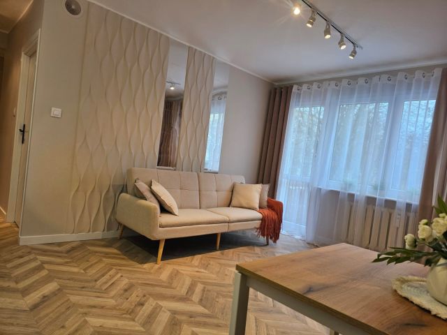 Mieszkanie 3-pokojowe Kalisz, ul. Adama Asnyka. Zdjęcie 2