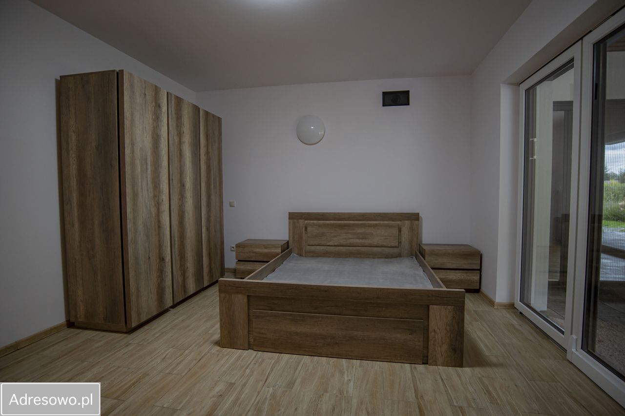 dom wolnostojący, 10 pokoi Łomna. Zdjęcie 12