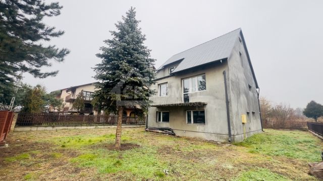 dom wolnostojący, 5 pokoi Staszów. Zdjęcie 1