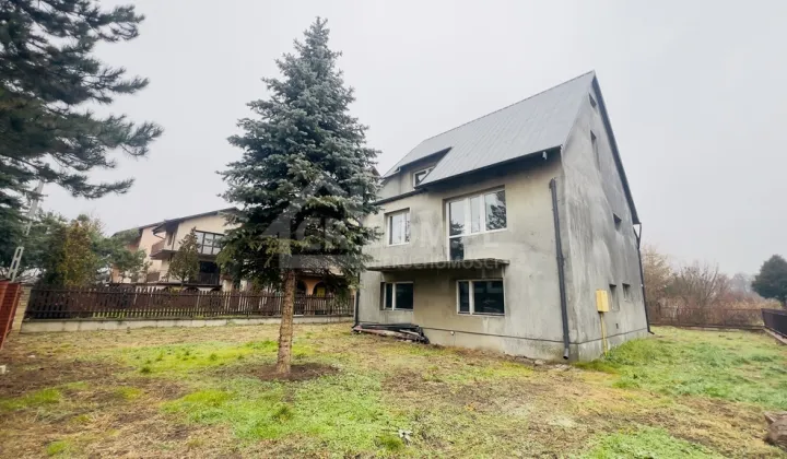 dom wolnostojący, 5 pokoi Staszów