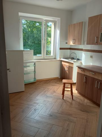 Mieszkanie 2-pokojowe Pińczów, ul. Klasztorna. Zdjęcie 1