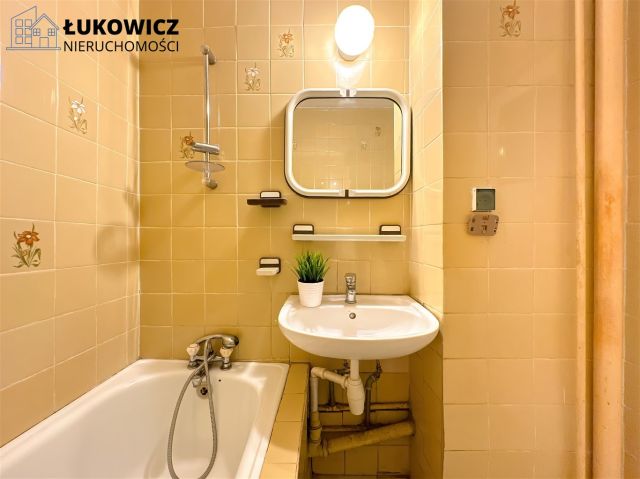 Mieszkanie 3-pokojowe Bielsko-Biała Osiedle Karpackie. Zdjęcie 14