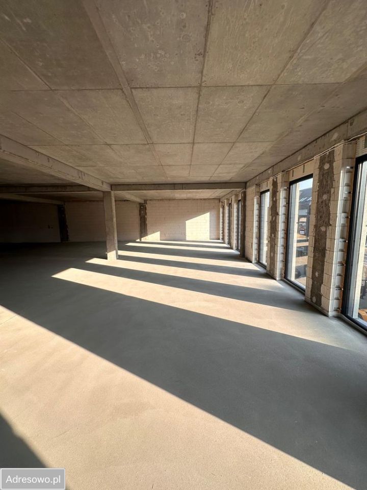 Lokal Nowy Tomyśl. Zdjęcie 11