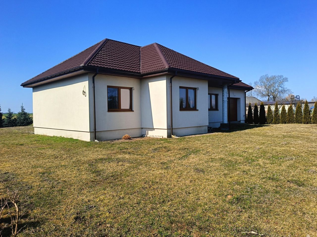 dom wolnostojący, 3 pokoje Bylice. Zdjęcie 2