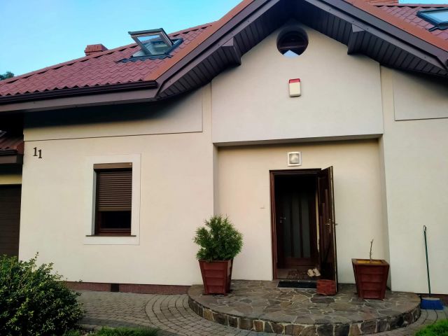 dom wolnostojący, 6 pokoi Ostrów Mazowiecka, ul. Petroneli Pawłowskiej. Zdjęcie 1