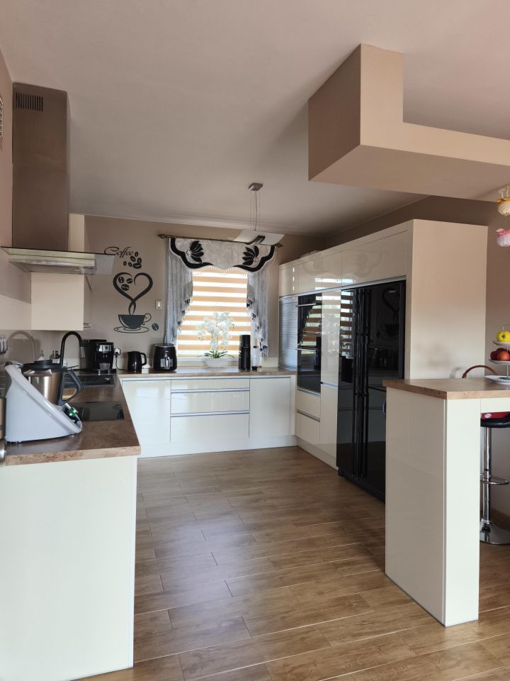 dom wolnostojący, 5 pokoi Wawrzka. Zdjęcie 3