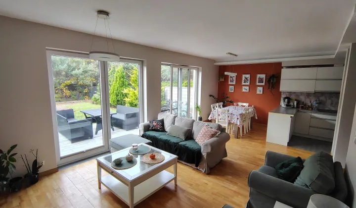 dom szeregowy, 6 pokoi Chwaszczyno, ul. Bursztynowa