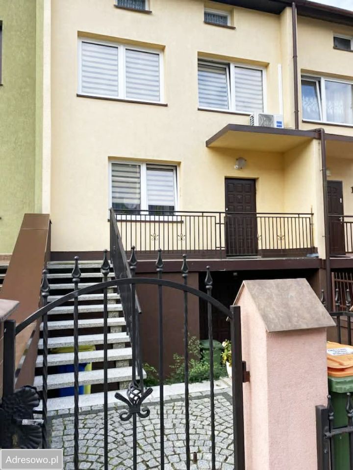 dom szeregowy, 5 pokoi Bełchatów, os. Dolnośląskie. Zdjęcie 1