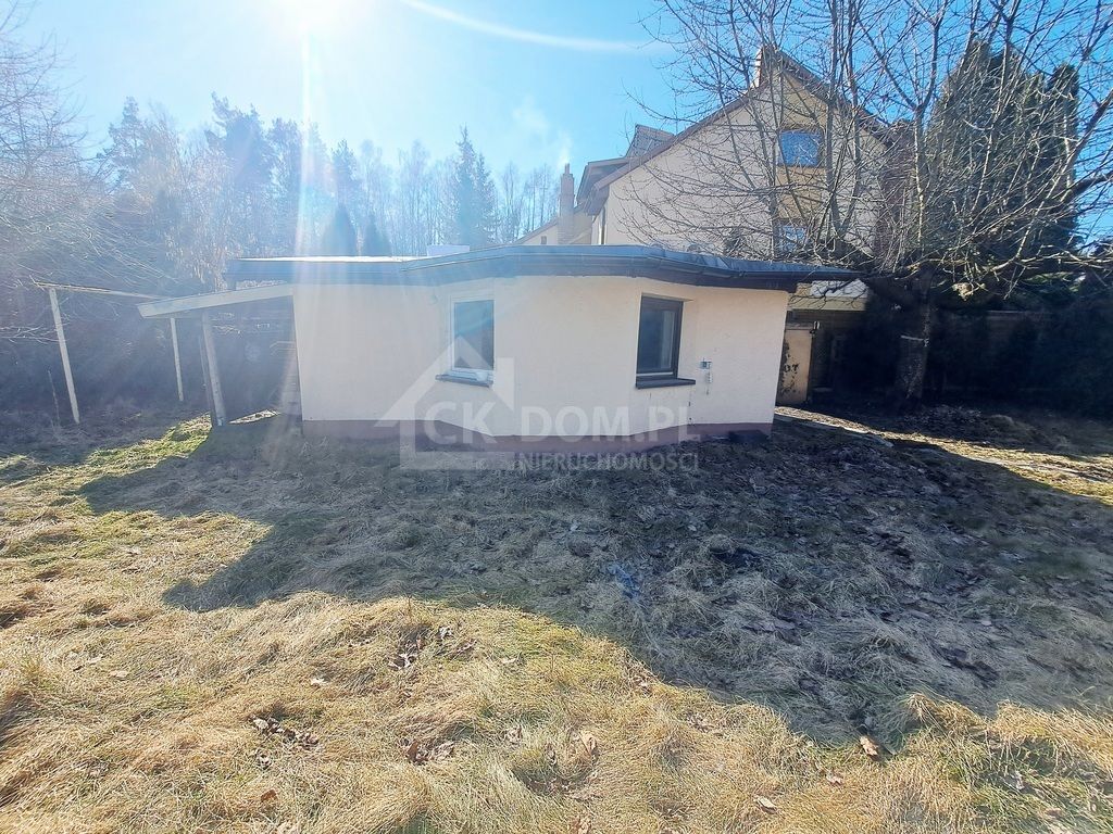 dom wolnostojący, 2 pokoje Kielce Zalesie. Zdjęcie 3