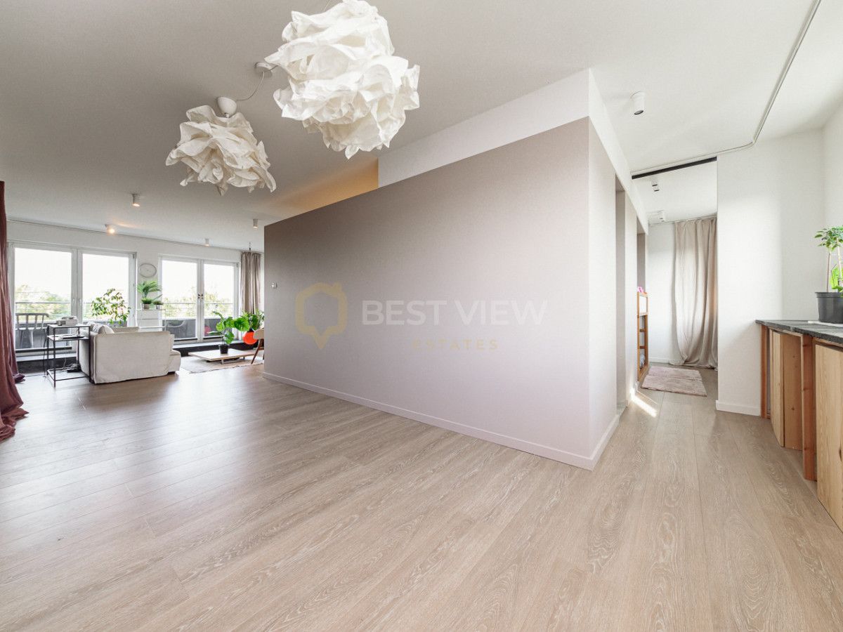 Mieszkanie 8-pokojowe Warszawa Targówek. Zdjęcie 3