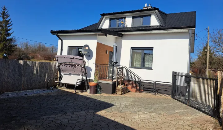 dom wolnostojący, 4 pokoje Końskie, ul. Spacerowa