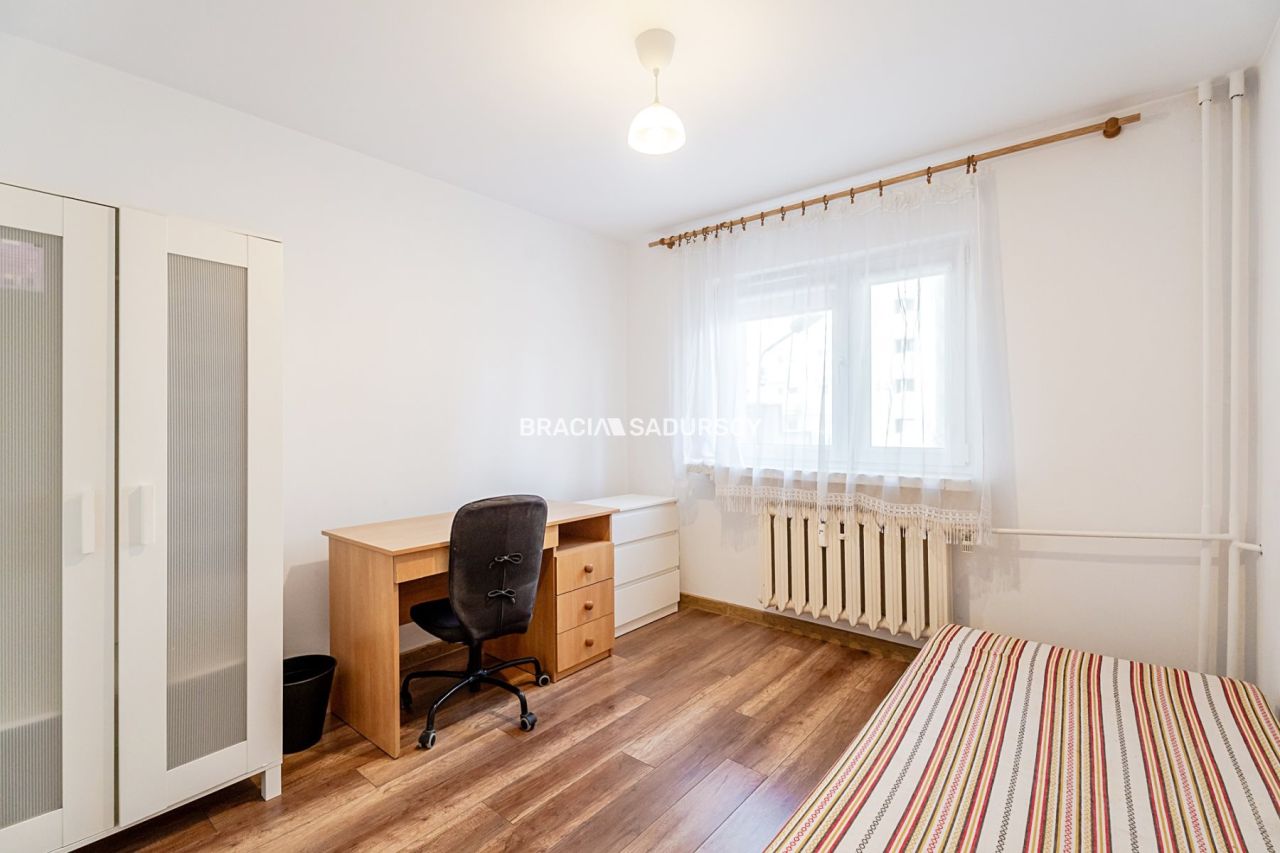 Mieszkanie 3-pokojowe Kraków Mistrzejowice, os. Oświecenia. Zdjęcie 2