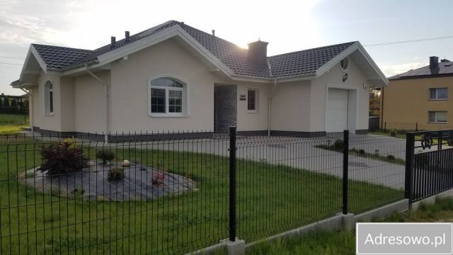 dom wolnostojący, 3 pokoje Krasne. Zdjęcie 1