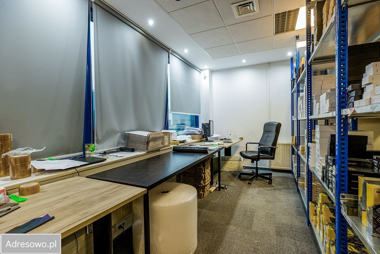 Biuro Warszawa Włochy, ul. Muszkieterów. Zdjęcie 17