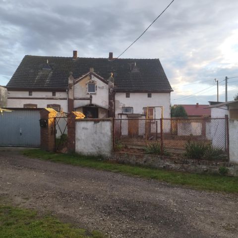 dom wolnostojący, 2 pokoje Brożec. Zdjęcie 1