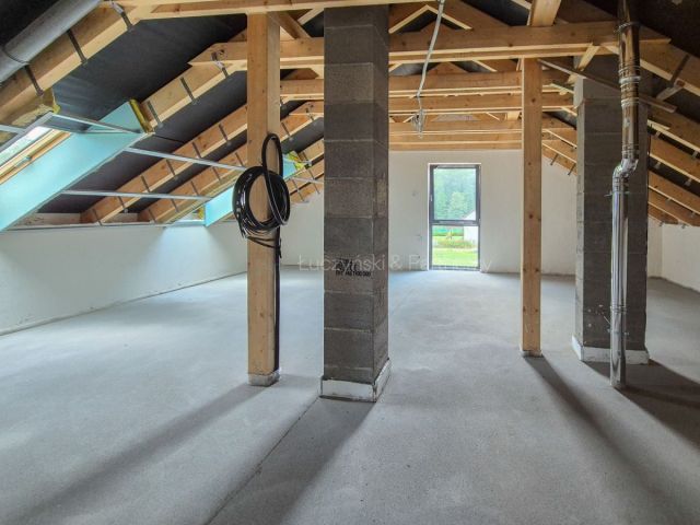 dom wolnostojący, 5 pokoi Komarno. Zdjęcie 9