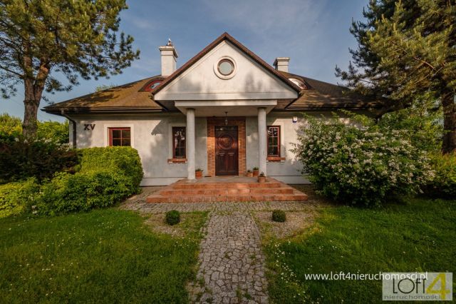 dom wolnostojący, 8 pokoi Rzeszów Zwięczyca, ul. Saletyńska. Zdjęcie 2