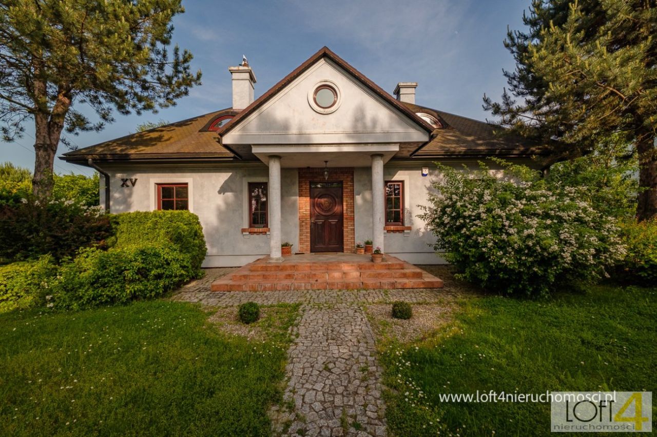 dom wolnostojący, 8 pokoi Rzeszów Zwięczyca, ul. Saletyńska. Zdjęcie 2