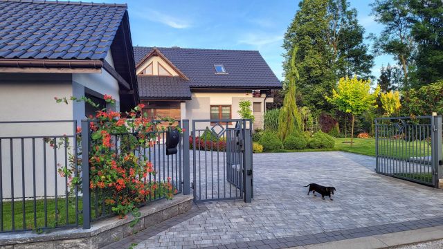 dom wolnostojący, 6 pokoi Leśna Nowa Leśna, ul. Niezapominajki. Zdjęcie 1