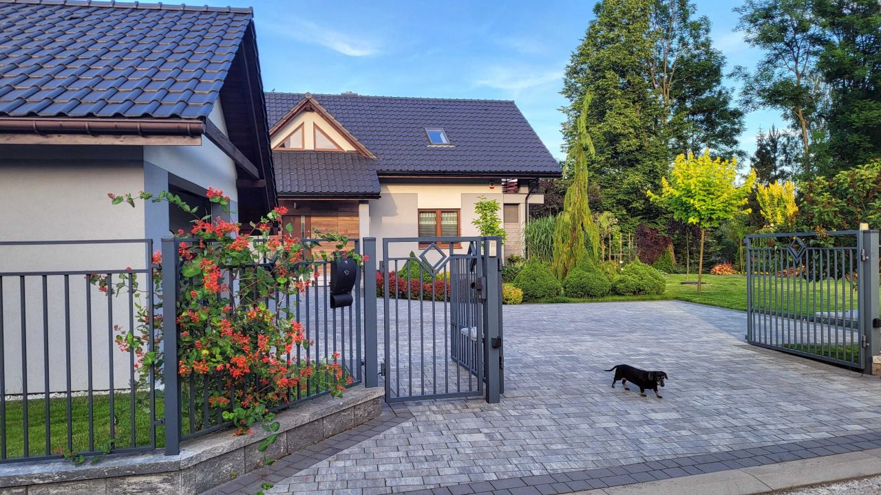 dom wolnostojący, 6 pokoi Leśna Nowa Leśna, ul. Niezapominajki