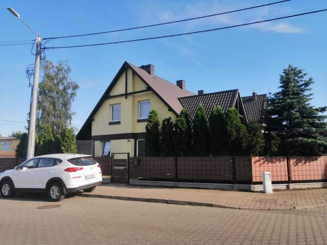 dom szeregowy Ostrów Wielkopolski, ul. Chodkiewicza. Zdjęcie 1