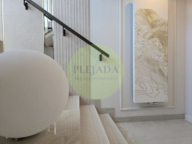 Mieszkanie 3-pokojowe Warszawa Włochy, ul. Mikołajska. Zdjęcie 1