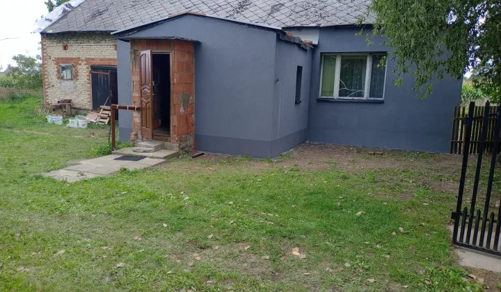 dom wolnostojący, 2 pokoje Uniejów