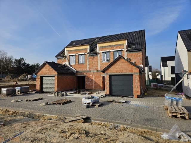 bliźniak, 4 pokoje Piszkawa. Zdjęcie 3