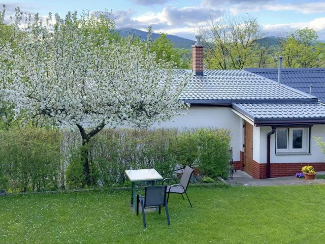 dom wolnostojący, 6 pokoi Kamienna Góra Daleszów Górny, ul. Wiejska. Zdjęcie 1