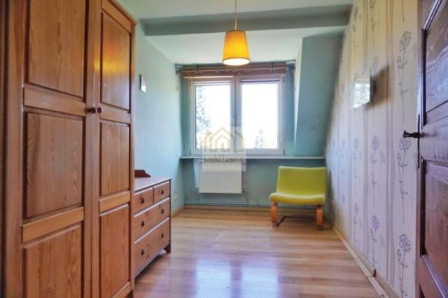 Mieszkanie 4-pokojowe Bytom, ul. Stanisława Olejniczaka. Zdjęcie 3