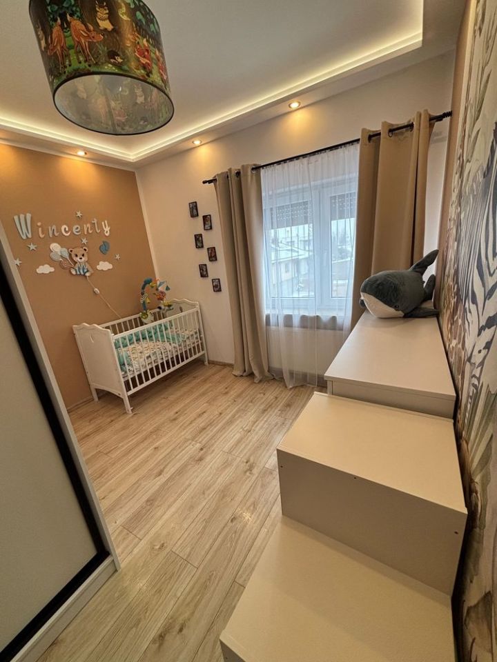 Mieszkanie 3-pokojowe Kaźmierz. Zdjęcie 4