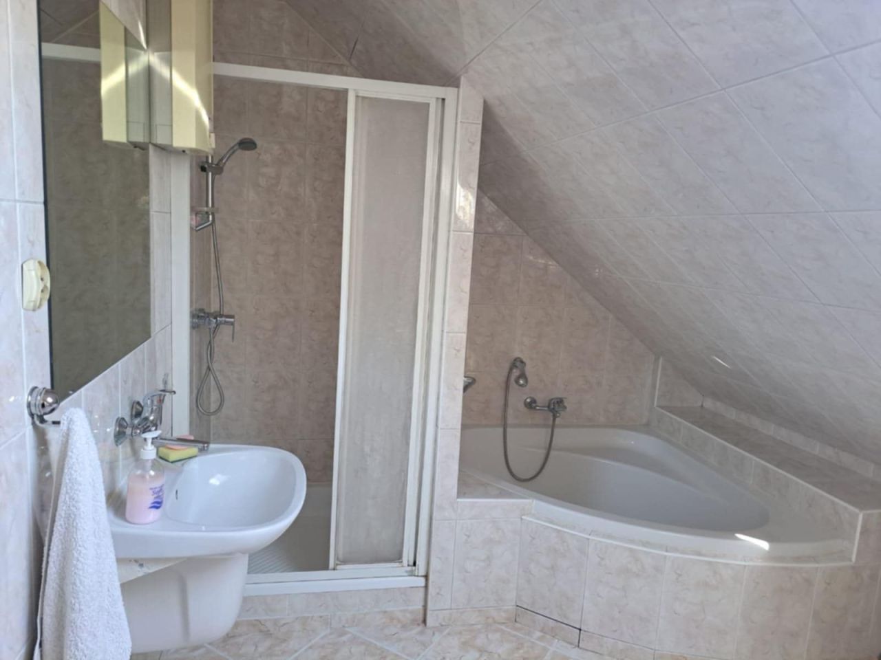 Mieszkanie 4-pokojowe Jarocin. Zdjęcie 5