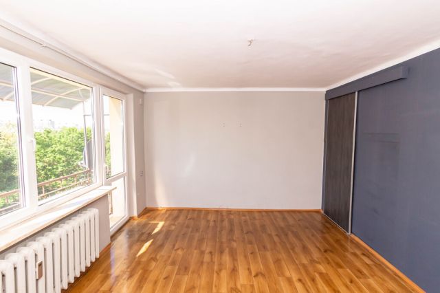 Mieszkanie 3-pokojowe Ostrowiec Świętokrzyski, os. Ogrody. Zdjęcie 4