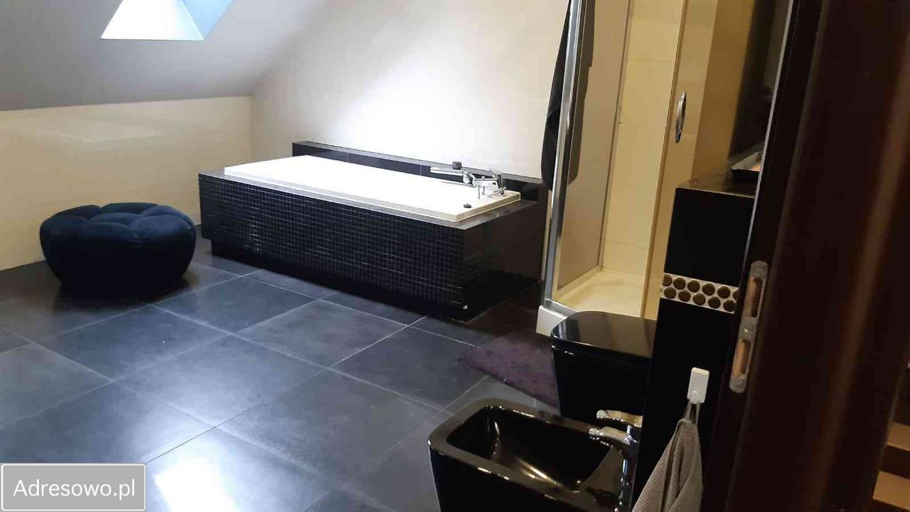 bliźniak, 5 pokoi Trablice. Zdjęcie 15