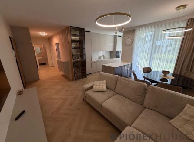 Mieszkanie 3-pokojowe Warszawa Targówek, ul. Janowiecka. Zdjęcie 1