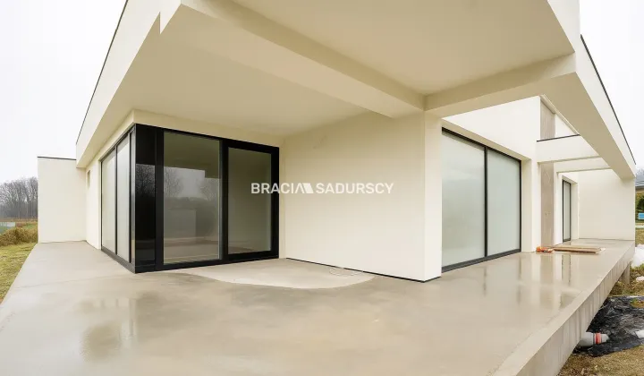 dom wolnostojący, 5 pokoi Zawada