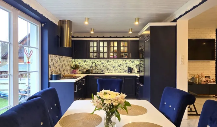 dom wolnostojący, 8 pokoi Paszowa