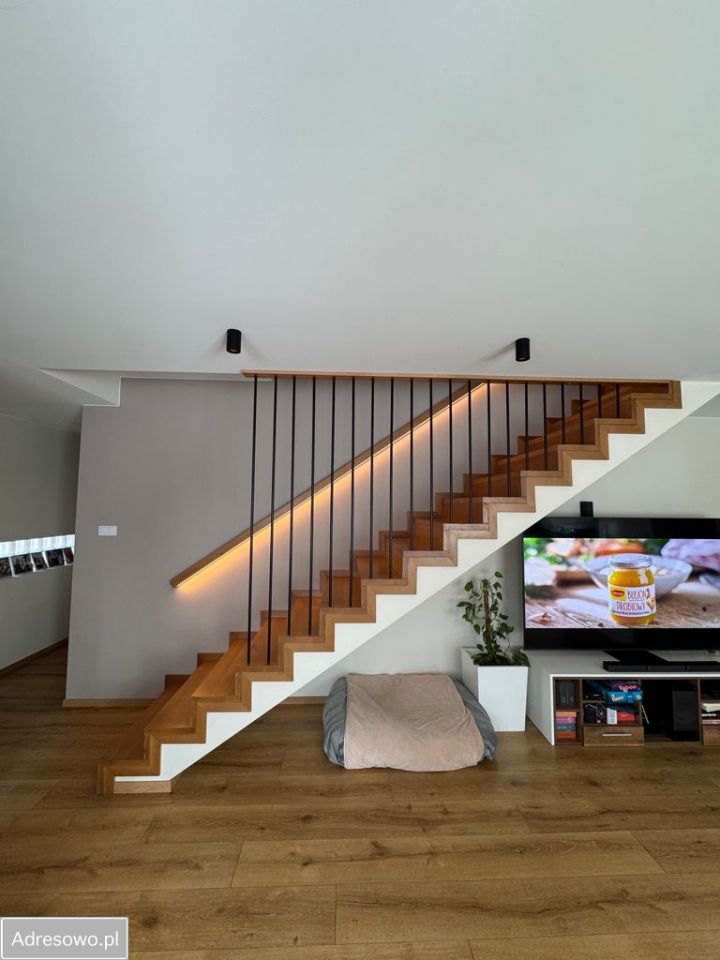 dom wolnostojący, 5 pokoi Zgierz. Zdjęcie 3