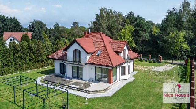 dom wolnostojący, 7 pokoi Łomianki Dolne, ul. Azalii. Zdjęcie 2