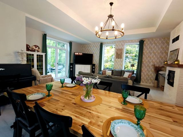 dom wolnostojący, 6 pokoi Strzeżenice. Zdjęcie 1