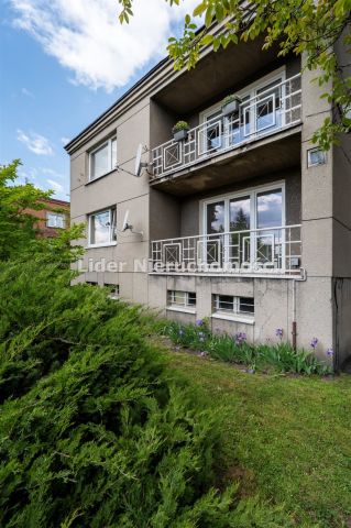 dom wolnostojący, 8 pokoi Pabianice, ul. Karniszewicka. Zdjęcie 2